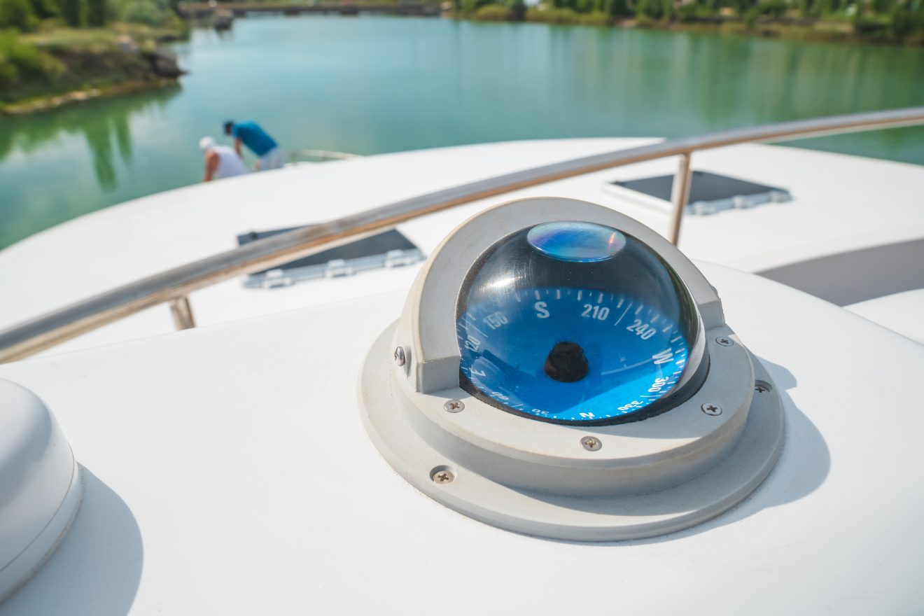 Compass for Boats: Answers for Safe Navigation